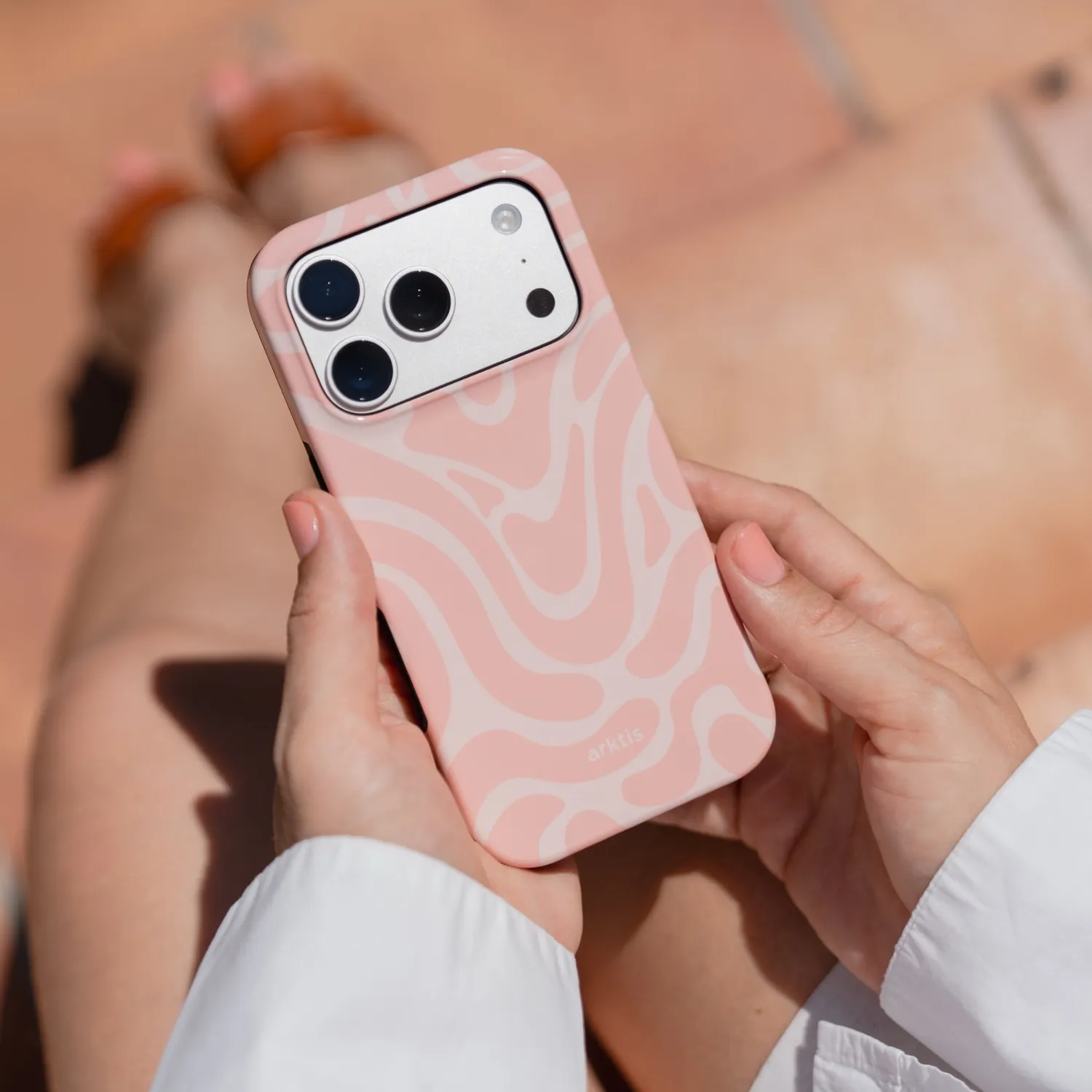 arktis Curly iPhone 16e Hülle mit MagSafe