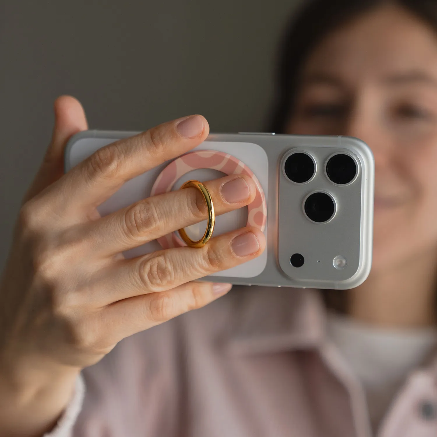 arktis MagSafe Ringhalter Curly Handy-Ring Gold