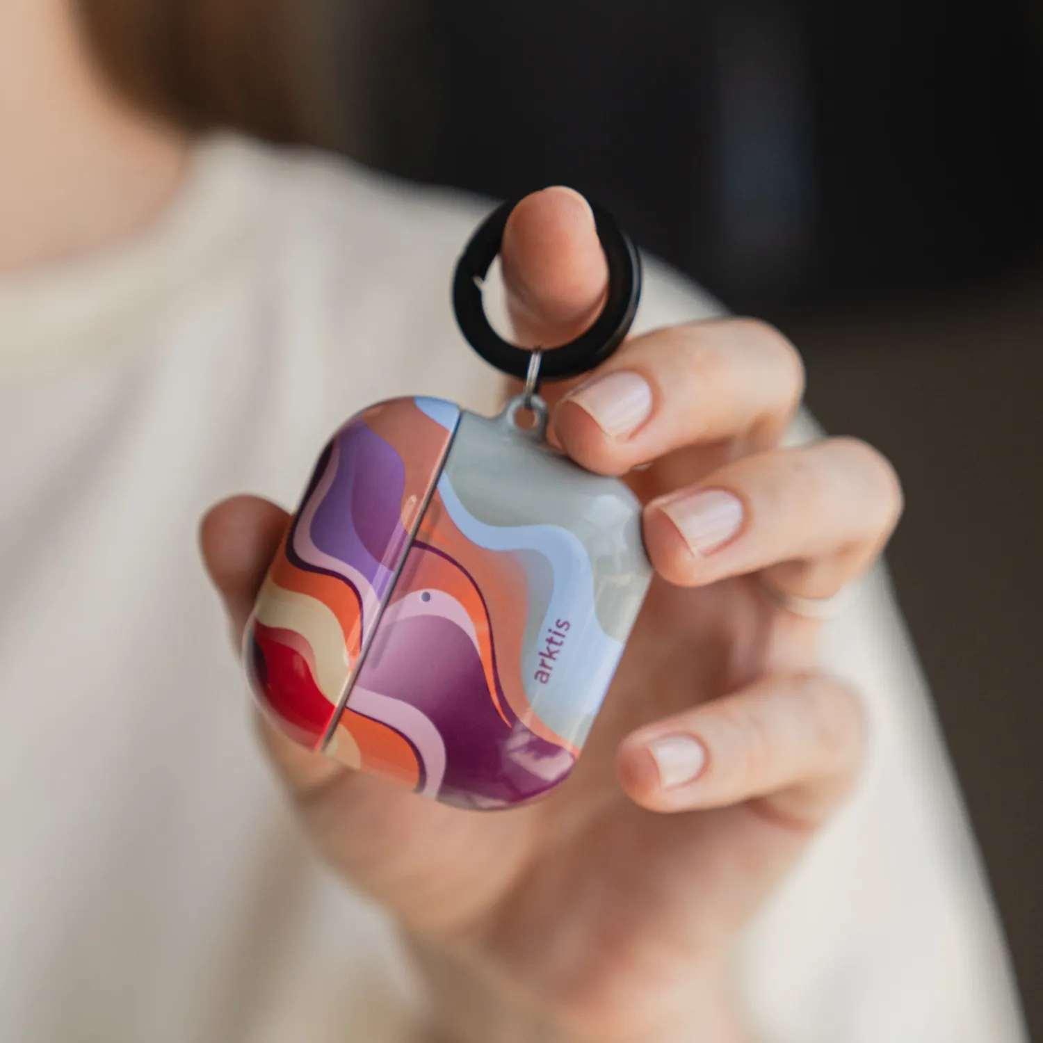 arktis Happy Life AirPods 5 Hülle Qi Print
