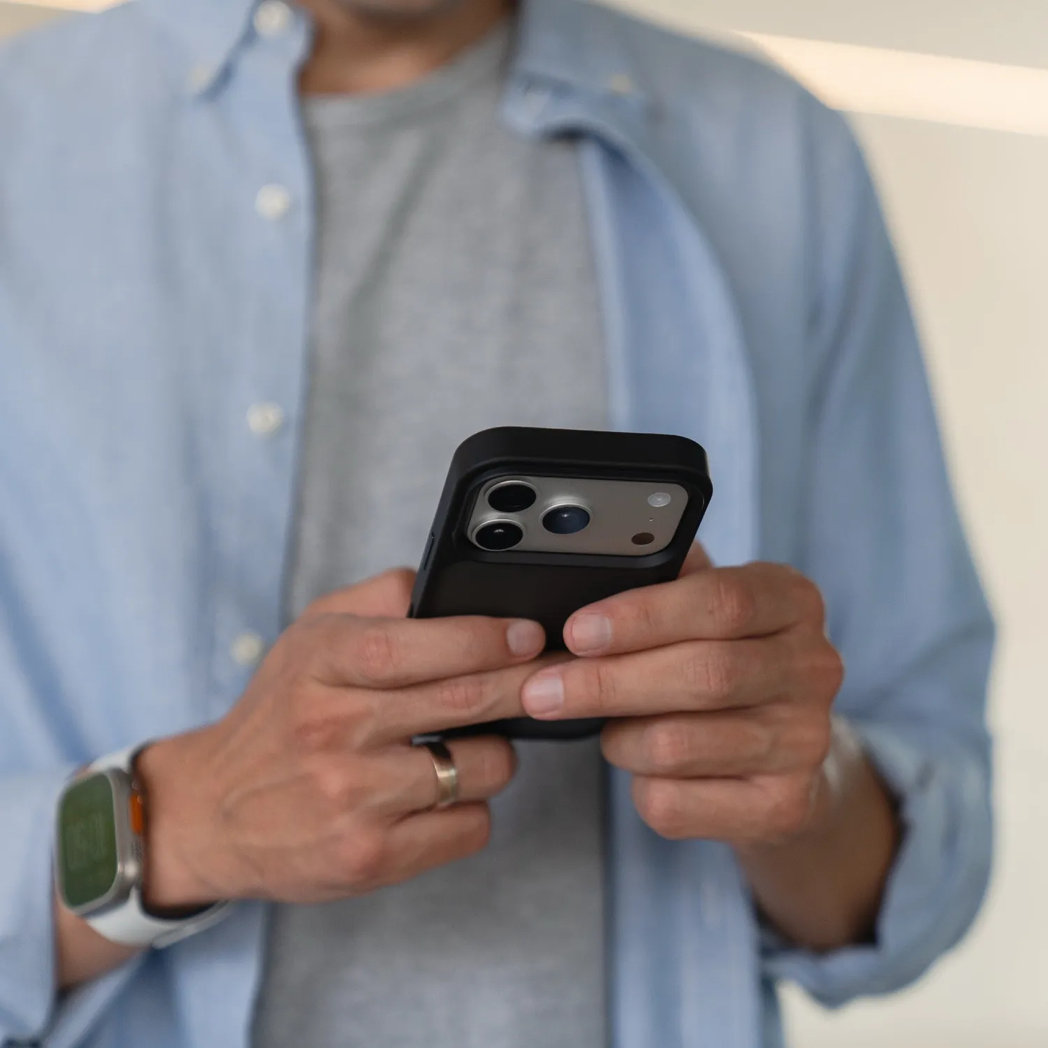 arktis Solid Case iPhone 17 Pro Hülle Schwarz matt