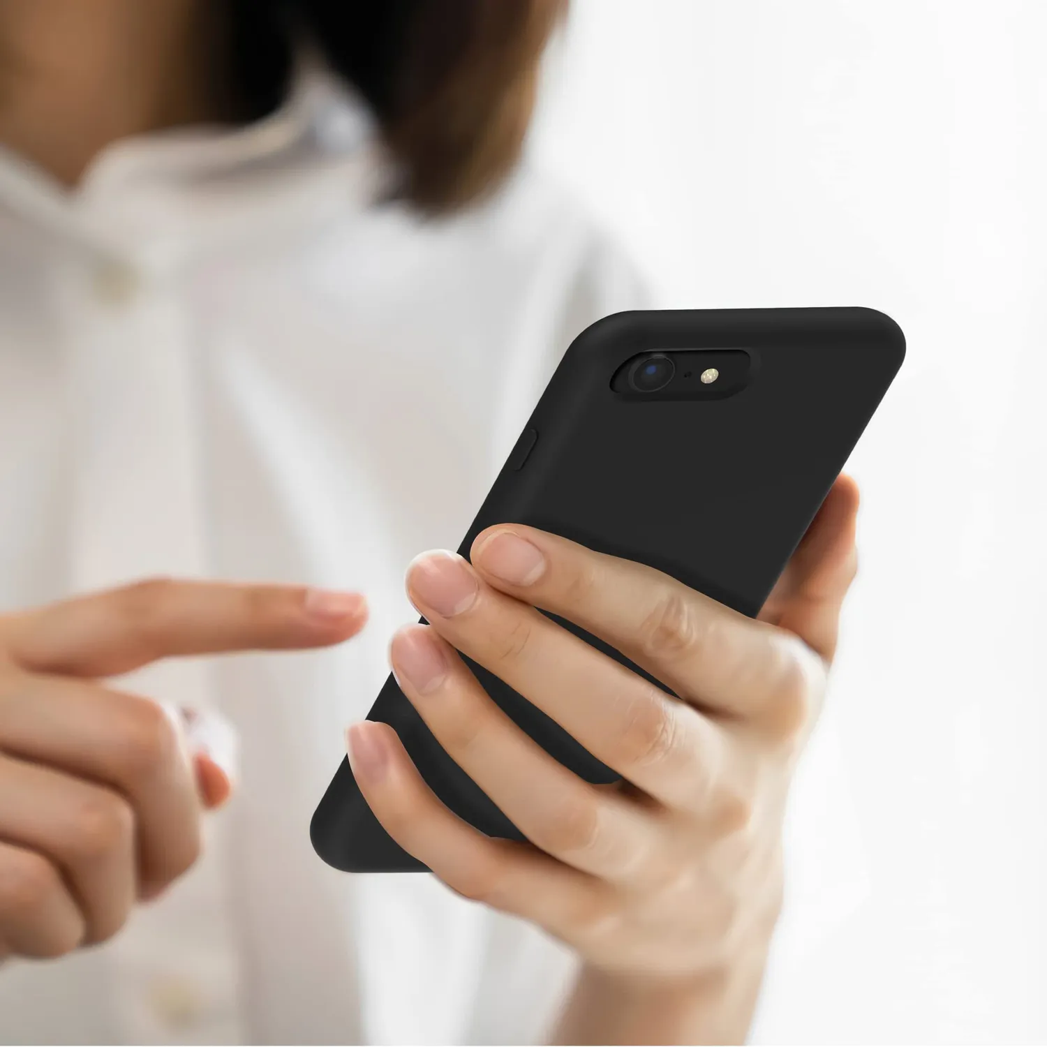 YATWIN iPhone SE 2022/2020/8/7 Silikon Hülle Schwarz griffig
