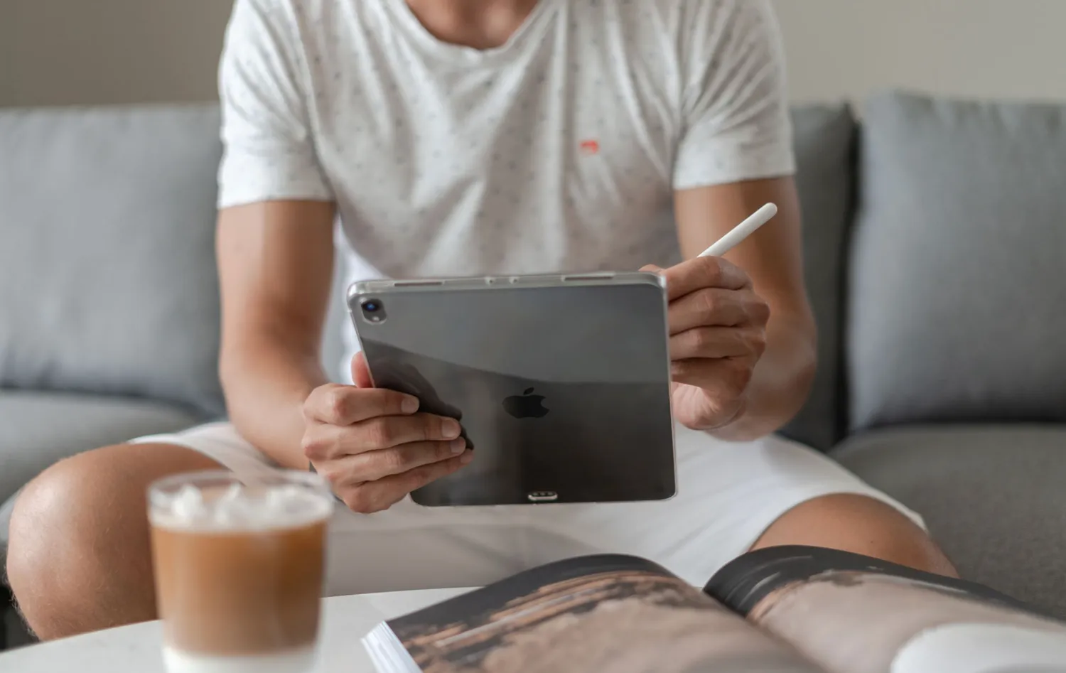 arktis Invisible Air iPad Air 10,9" Hülle transparent