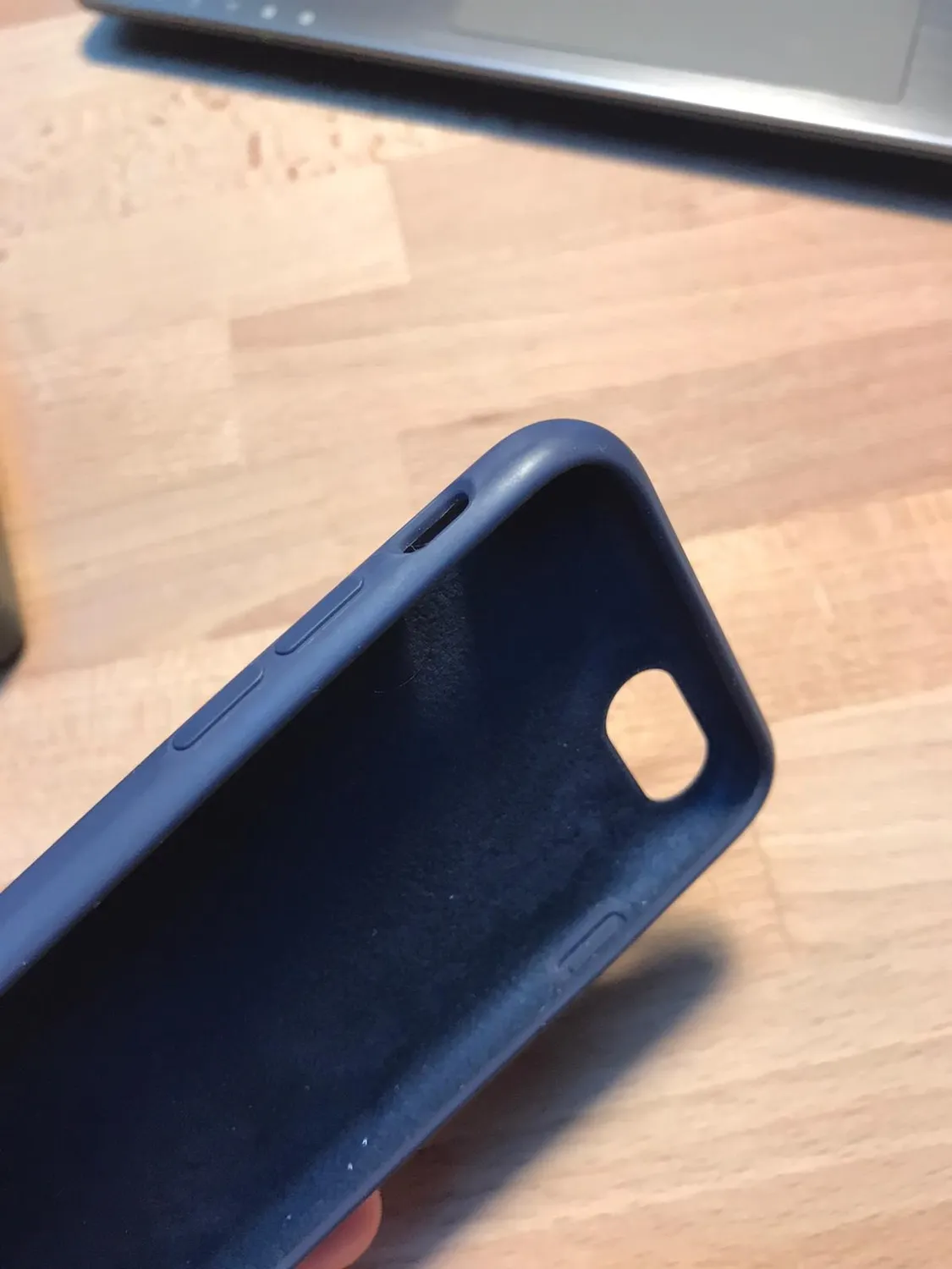 YATWIN iPhone SE 2022/2020/8/7 Silikon Hülle Schwarz griffig