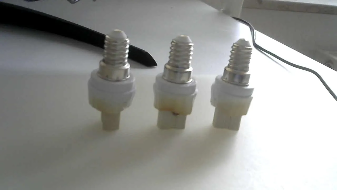 EAZY CASE E14 auf G9 Lampensockel Adapter Weiß 4er Set