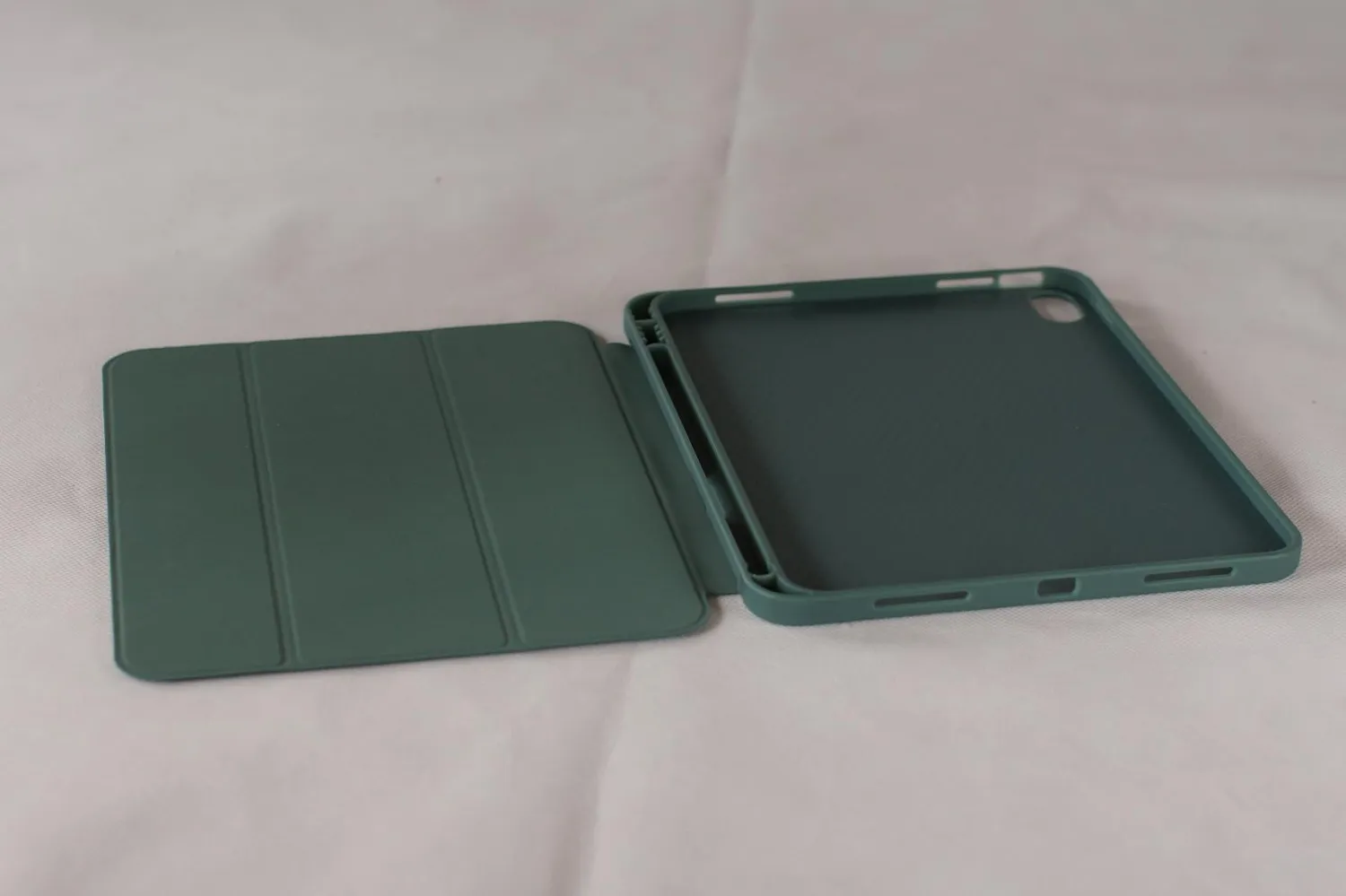 EAZY CASE iPad 11" A16 2025 Smart Cover Hülle Lila