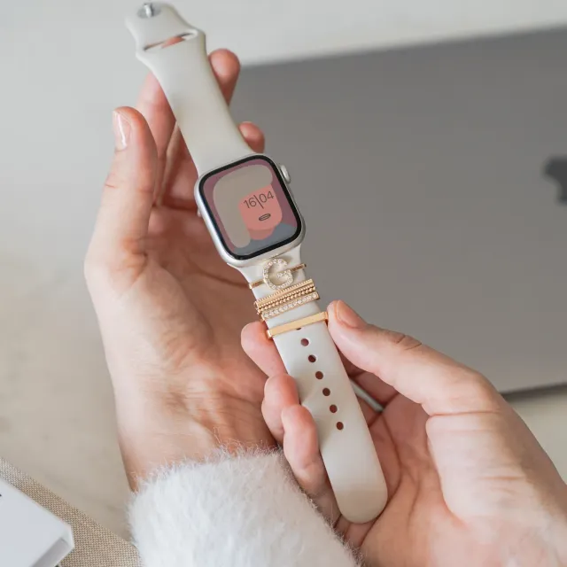 arktisband Buchstabe G Apple Watch Charm Gold Edelstahl